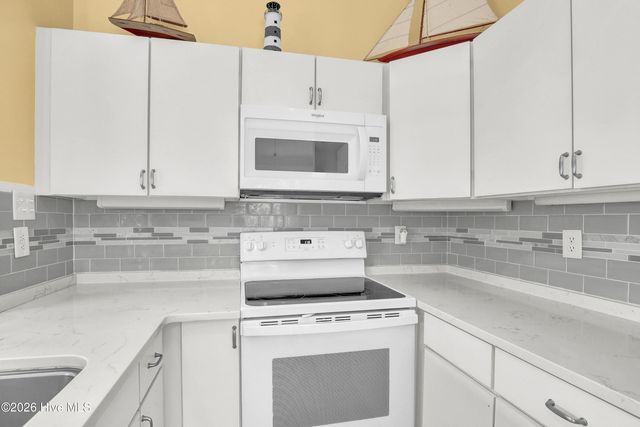 1111 Canady Avenue, Holly Ridge, NC 28445