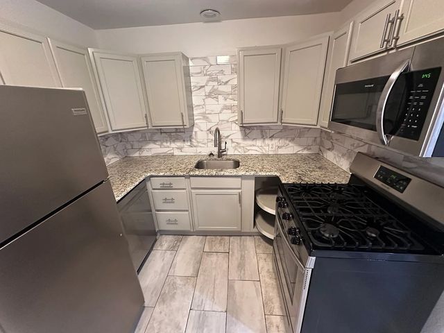 4031 Cole Avenue F, Dallas, TX 75204
