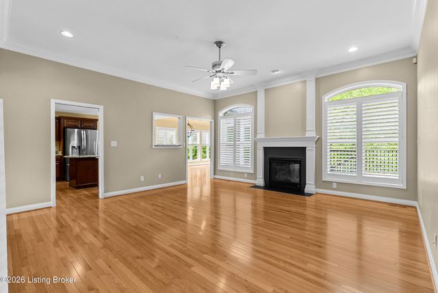 3054 Fallen Wood Ln, La Grange, KY 40031