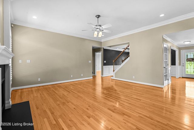 3054 Fallen Wood Ln, La Grange, KY 40031
