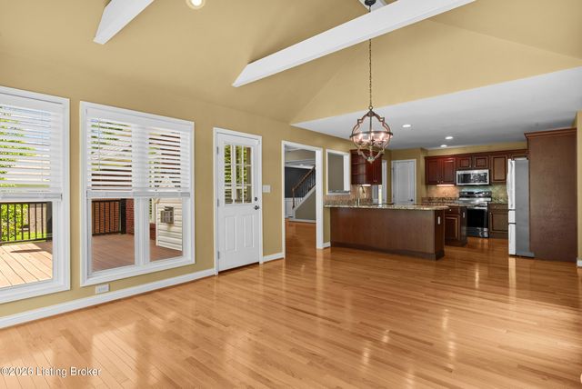 3054 Fallen Wood Ln, La Grange, KY 40031
