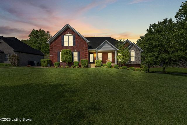 3054 Fallen Wood Ln, La Grange, KY 40031