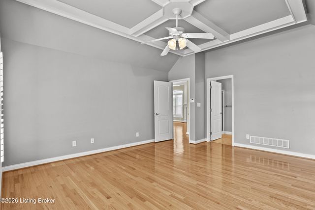 3054 Fallen Wood Ln, La Grange, KY 40031