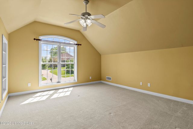 3054 Fallen Wood Ln, La Grange, KY 40031