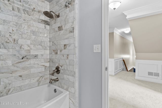 3054 Fallen Wood Ln, La Grange, KY 40031