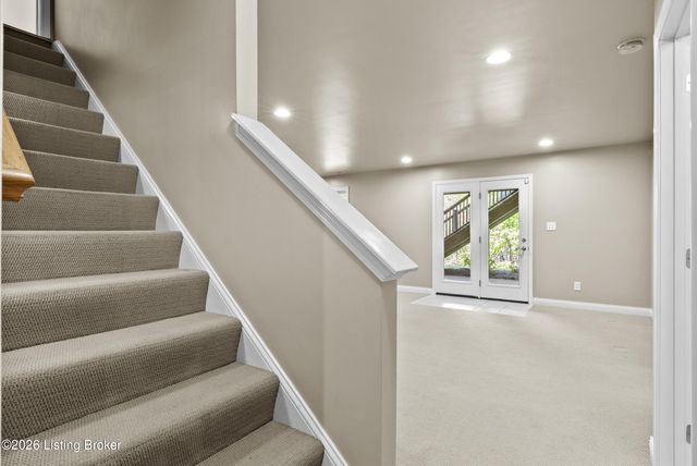 3054 Fallen Wood Ln, La Grange, KY 40031