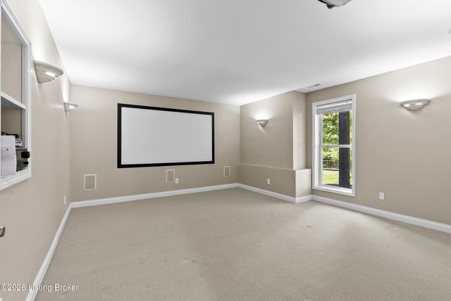 3054 Fallen Wood Ln, La Grange, KY 40031