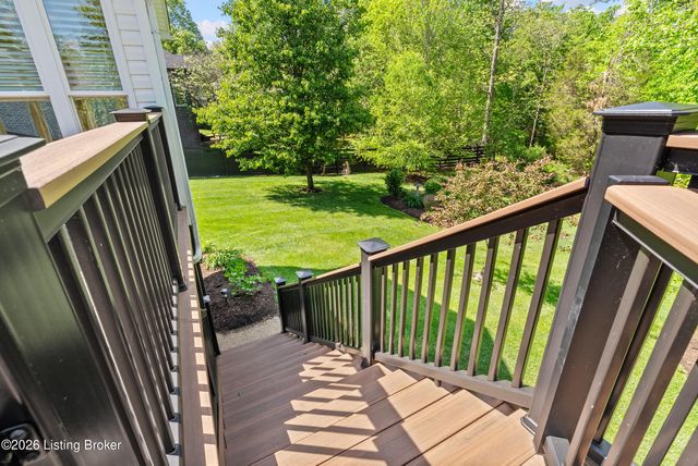 3054 Fallen Wood Ln, La Grange, KY 40031