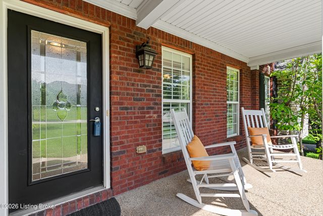 3054 Fallen Wood Ln, La Grange, KY 40031