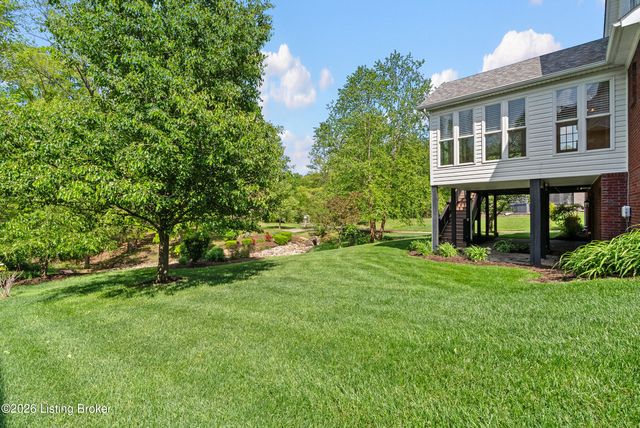 3054 Fallen Wood Ln, La Grange, KY 40031