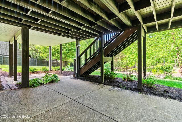 3054 Fallen Wood Ln, La Grange, KY 40031