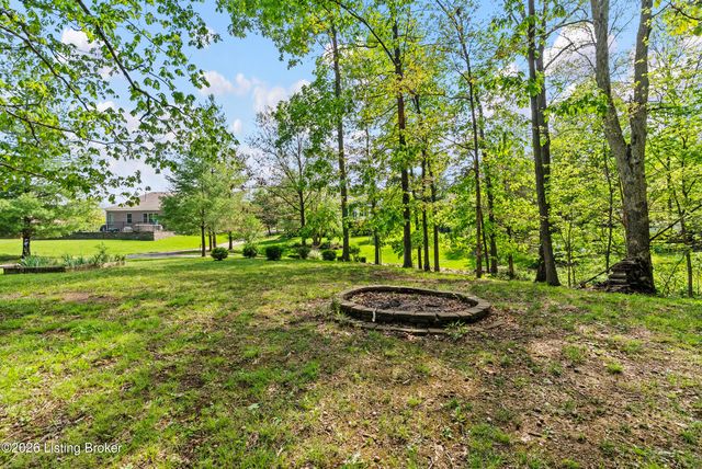 3054 Fallen Wood Ln, La Grange, KY 40031