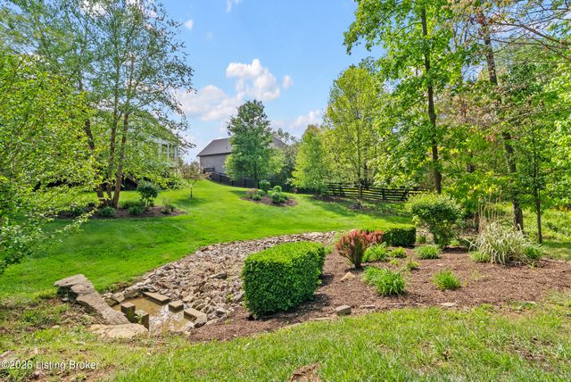 3054 Fallen Wood Ln, La Grange, KY 40031