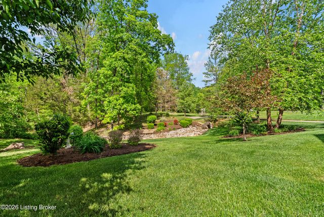 3054 Fallen Wood Ln, La Grange, KY 40031