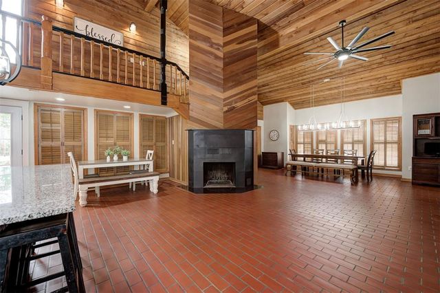 1839 E Pleasantview Lane, Mustang, OK 73064