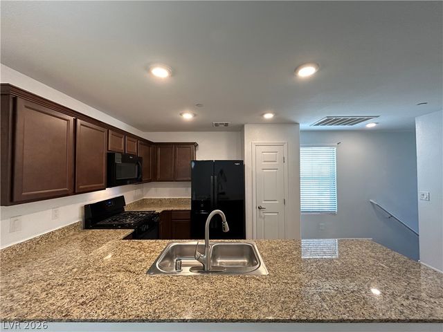 4552 Dover Straight Street, Las Vegas, NV 89115