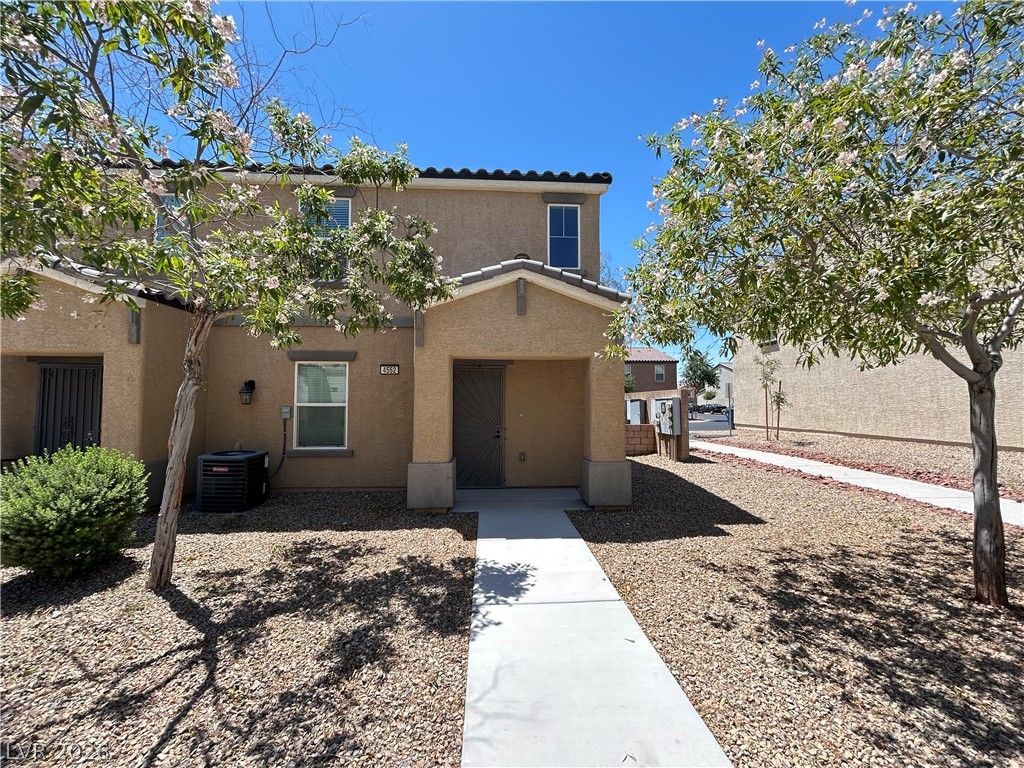 4552 Dover Straight Street, Las Vegas, NV 89115
