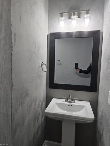 500 Southgate AVE, Virginia Beach, VA 23462