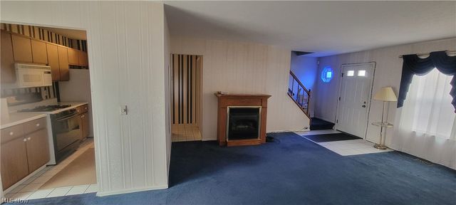 115 Bayberry Lane, Bedford, OH 44146