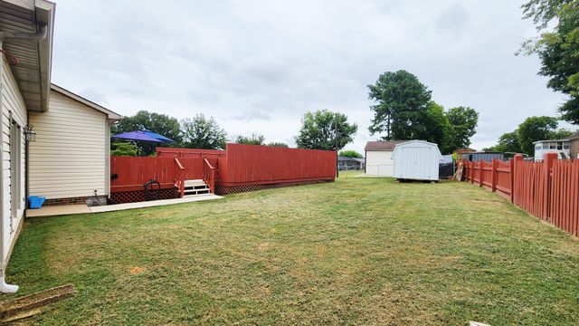 5009 Brookside Dr, Columbia, TN 38401