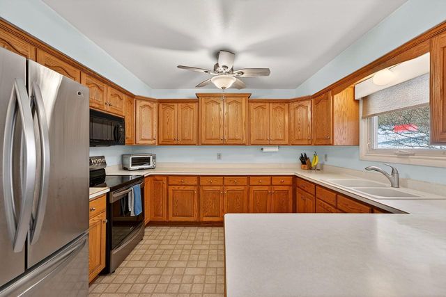 3036 Norman DRIVE, West Bend, WI 53090