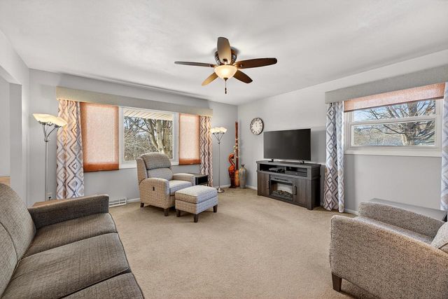 3036 Norman DRIVE, West Bend, WI 53090