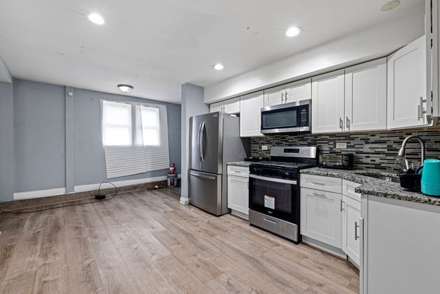 1615 S Komensky Avenue, Chicago, IL 60623