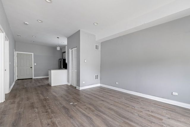 1615 S Komensky Avenue, Chicago, IL 60623