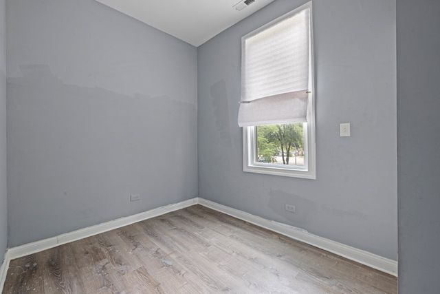 1615 S Komensky Avenue, Chicago, IL 60623