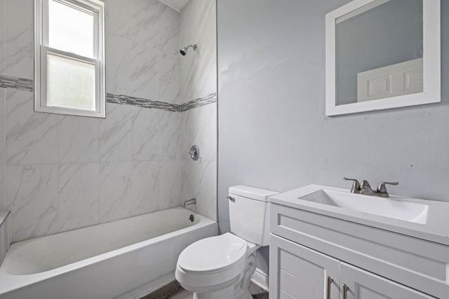 1615 S Komensky Avenue, Chicago, IL 60623