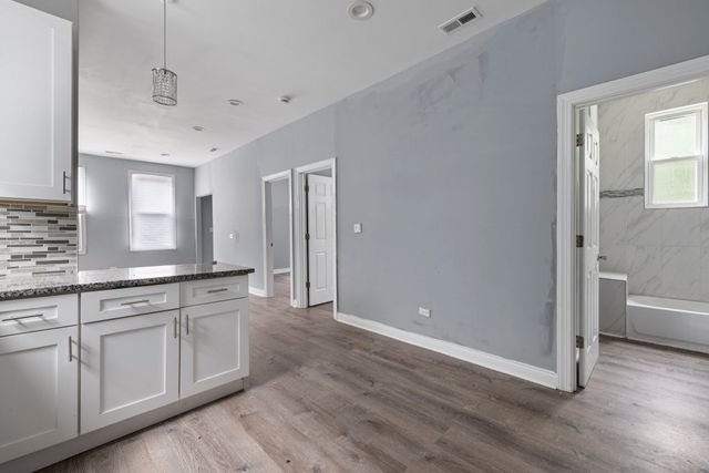 1615 S Komensky Avenue, Chicago, IL 60623