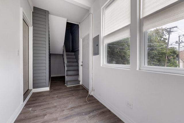 1615 S Komensky Avenue, Chicago, IL 60623
