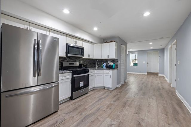 1615 S Komensky Avenue, Chicago, IL 60623