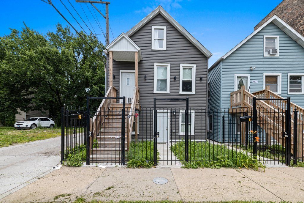 1615 S Komensky Avenue, Chicago, IL 60623