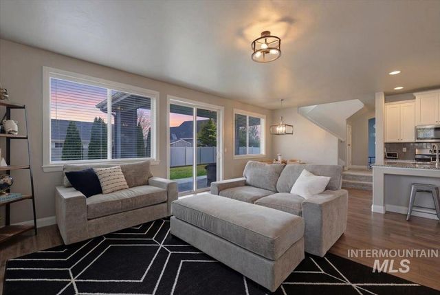 5898 W Bracken Ct, Eagle, ID 83616