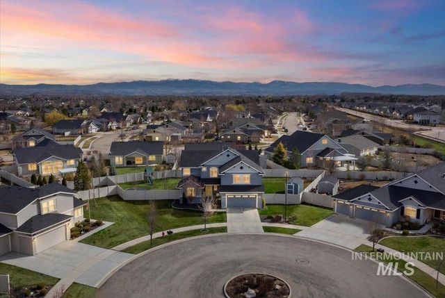 5898 W Bracken Ct, Eagle, ID 83616