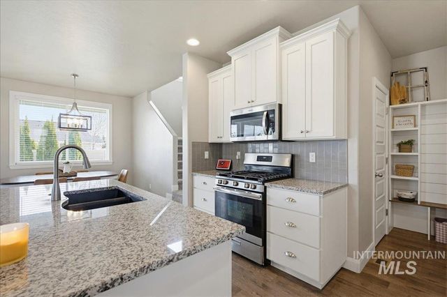 5898 W Bracken Ct, Eagle, ID 83616