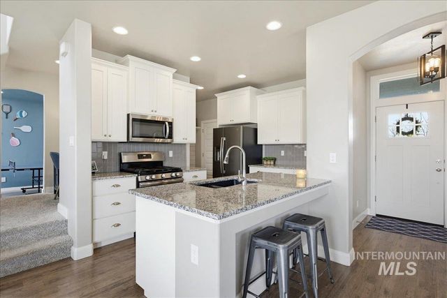 5898 W Bracken Ct, Eagle, ID 83616