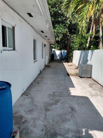 3503 SW 24th St 3503, Miami, FL 33145