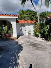 3503 SW 24th St 3503, Miami, FL 33145