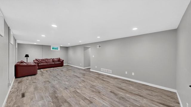 1438 2nd Avenue SW, Rochester, MN 55902