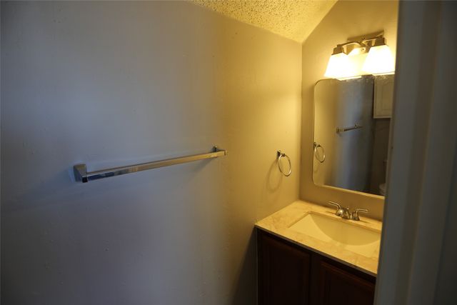 3406 Country Club Drive W 272, Irving, TX 75038