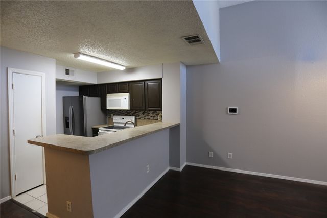 3406 Country Club Drive W 272, Irving, TX 75038