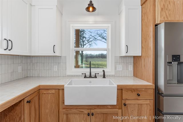 6530 Riverside Road, Fennville, MI 49408