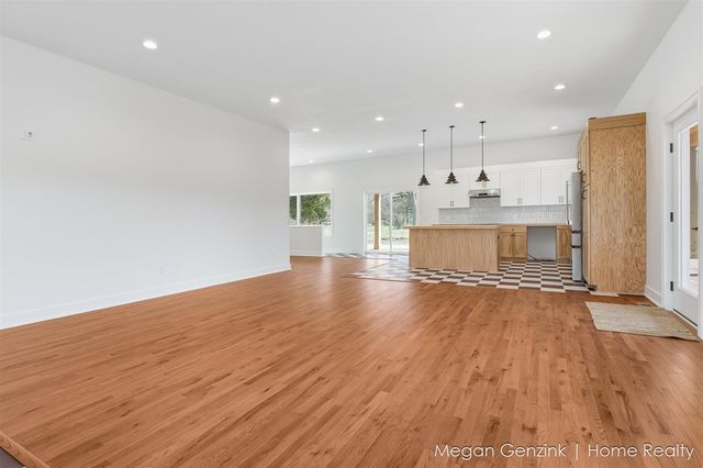 6530 Riverside Road, Fennville, MI 49408