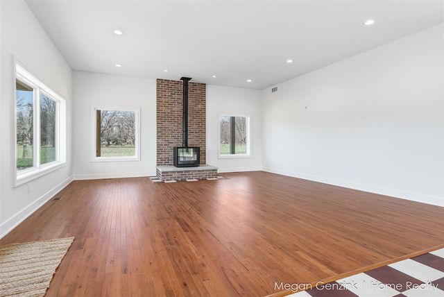 6530 Riverside Road, Fennville, MI 49408