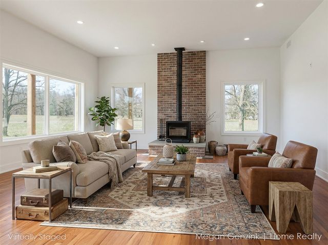 6530 Riverside Road, Fennville, MI 49408
