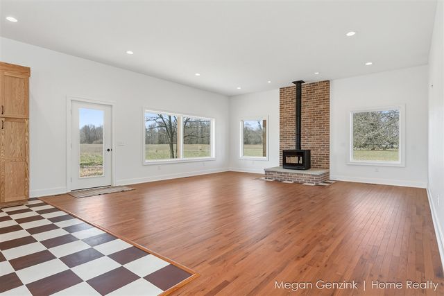 6530 Riverside Road, Fennville, MI 49408