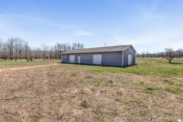 6530 Riverside Road, Fennville, MI 49408