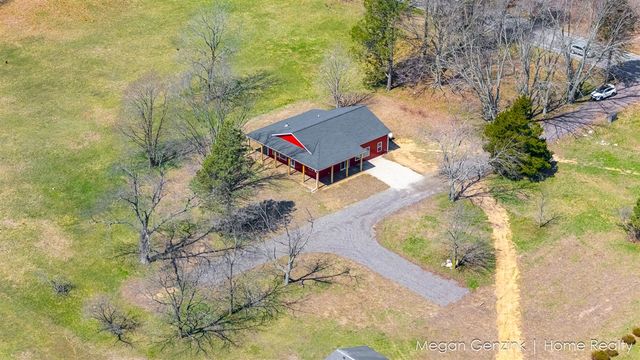 6530 Riverside Road, Fennville, MI 49408